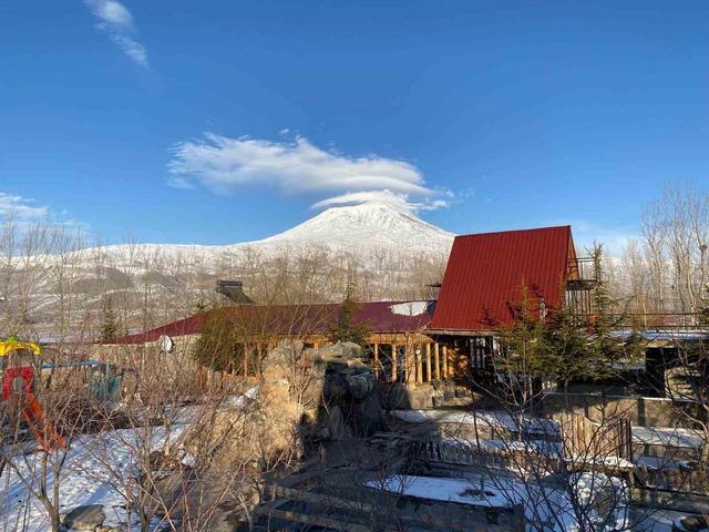 Ağrı Dağı’nın zirvesinde oluşan mercek bulutu hayran bıraktı 1