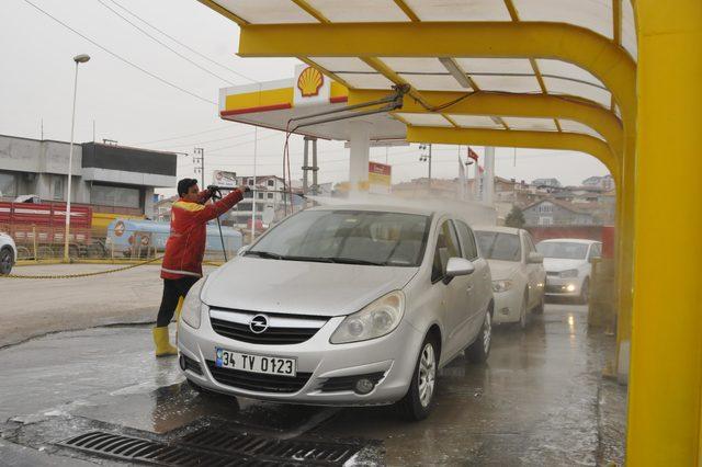 Kocaeli ve Sakarya'da her yer toza bulandı