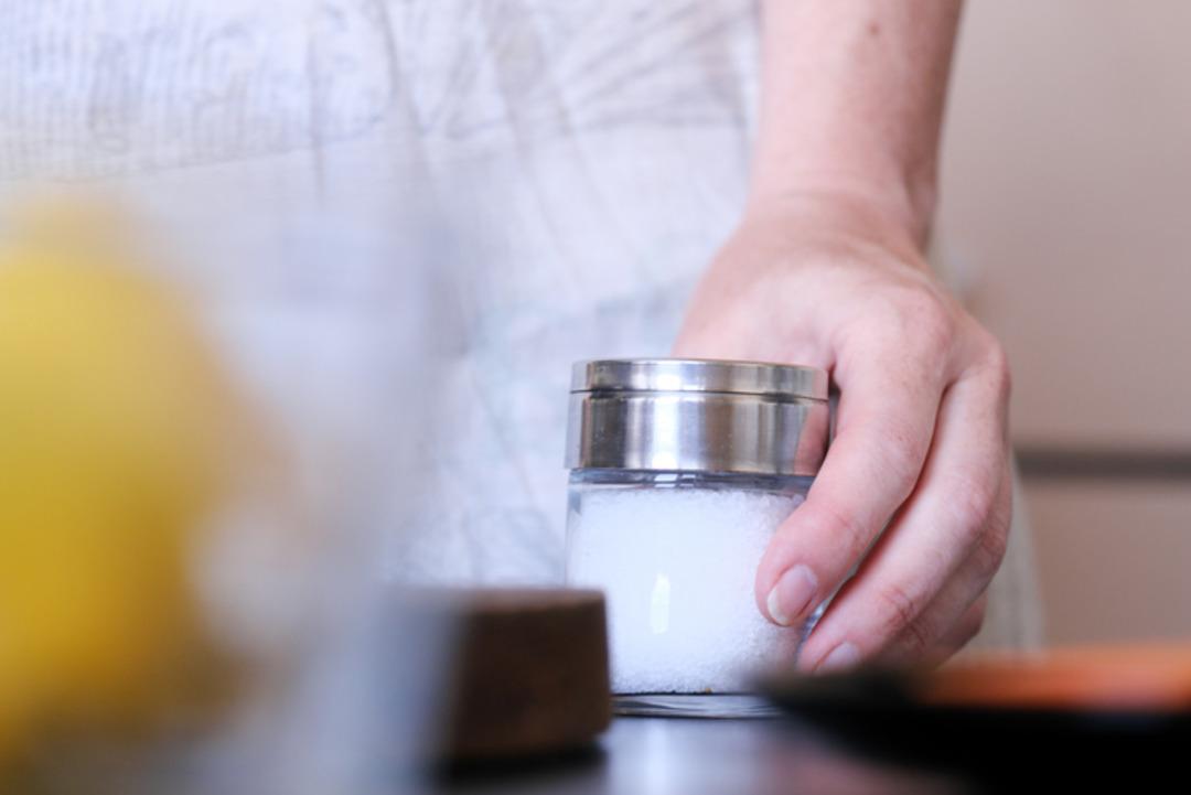 Temizlikte devrim! Klozetin kenarındaki kireci yağ gibi akıtıyor 3