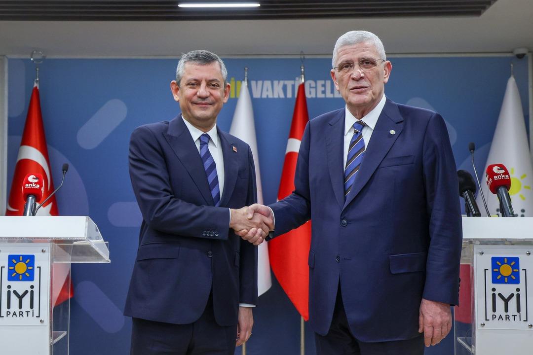 &Ouml;zg&uuml;r &Ouml;zel den dikkat &ccedil;eken  Aziz İhsan Aktaş iddianamesi  iddiası: "Erdoğan ve Bah&ccedil;eli arkasından &ccedil;ekildi" 1