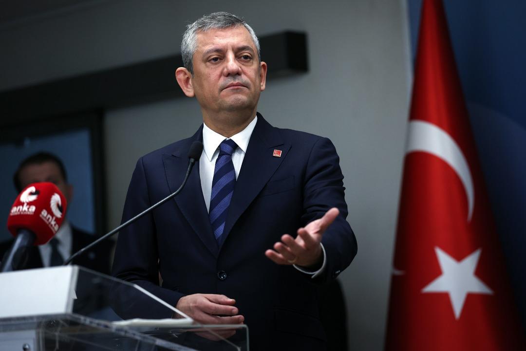 &Ouml;zg&uuml;r &Ouml;zel den dikkat &ccedil;eken  Aziz İhsan Aktaş iddianamesi  iddiası: "Erdoğan ve Bah&ccedil;eli arkasından &ccedil;ekildi" 2