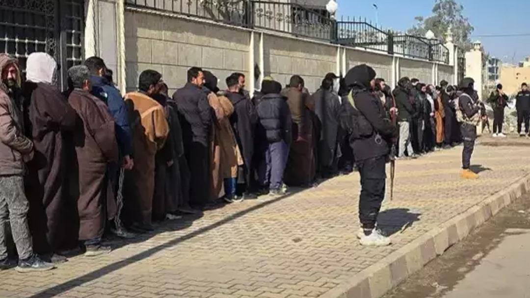 Şam y&ouml;netiminde YPG/SDG lilere g&uuml;vence! Eman belgesi i&ccedil;in uzun kuyruklar oluştu 2