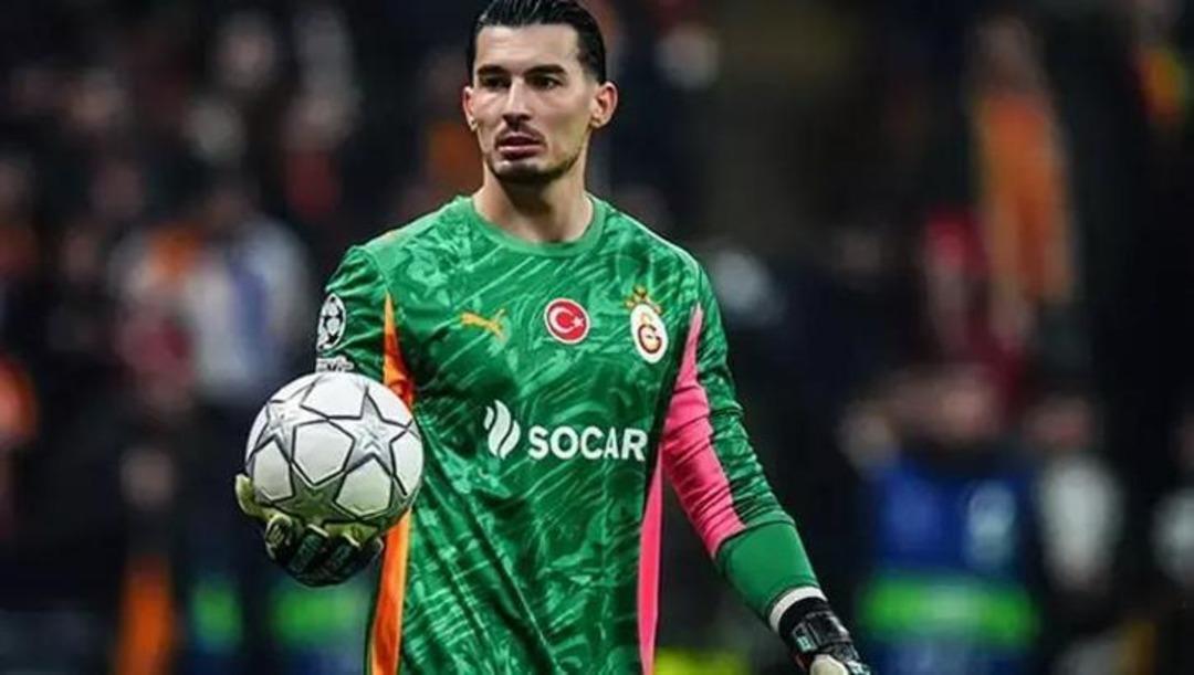 Galatasaray ın tecr&uuml;beli eldiveni Uğurcan &Ccedil;akır, Şampiyonlar Ligi&rsquo;nde ilk 5 e girdi!  1