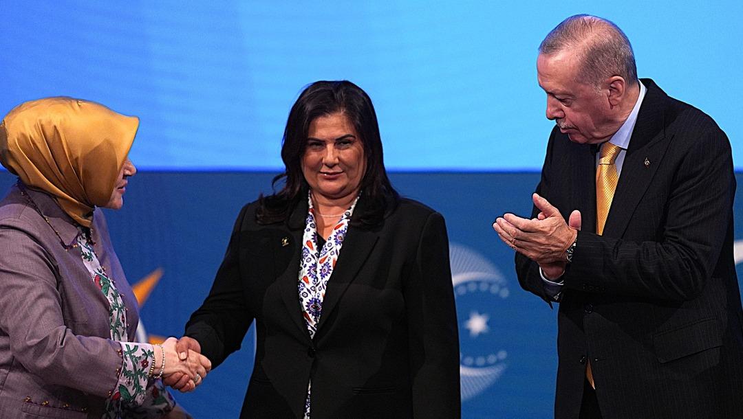 &Ouml;zlem &Ccedil;er&ccedil;ioğlu harekete ge&ccedil;ti! CHP lideri &Ouml;zg&uuml;r &Ouml;zel hakkında su&ccedil; duyurusu 3