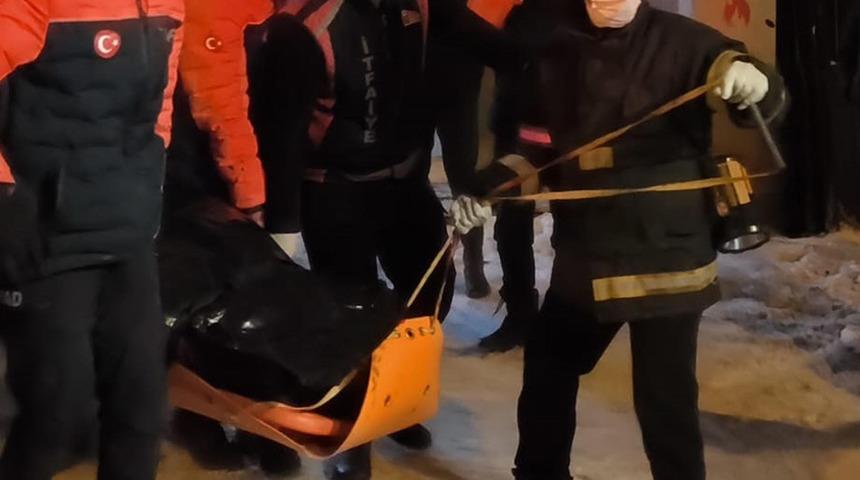 Kars'ta acı olay! Kayıp olarak aranıyordu, asans&ouml;r boşluğunda &ouml;l&uuml; bulundu