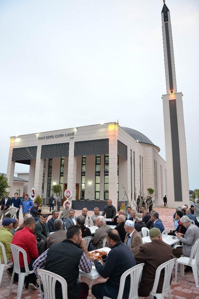 Hacı Şefik Çetin Camii ibadete açıldı