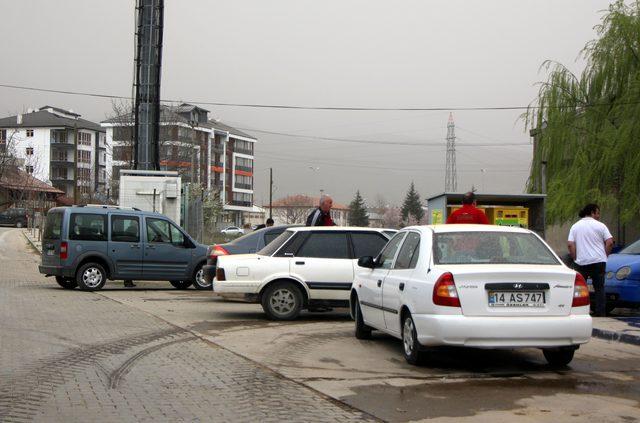 Bolu'da araçlar çamura bulandı