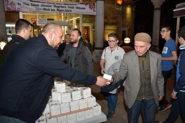 Bozüyük Belediyesi’nden 10 bin kandil simidi