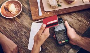 Restoranlarda yeni d&ouml;nem: Servis &uuml;creti, masa &uuml;creti, kuver &uuml;creti resmen yasaklandı