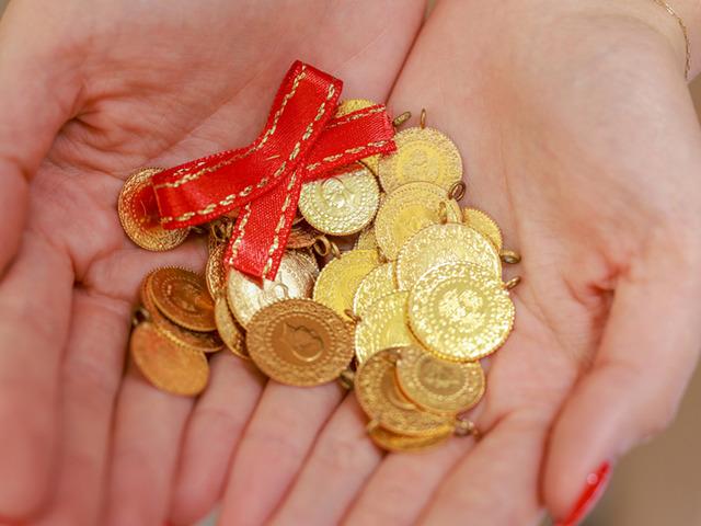 Altın piyasasında hareketli g&uuml;n! Kilogram fiyatı 6 milyon 25 bin liraya geriledi