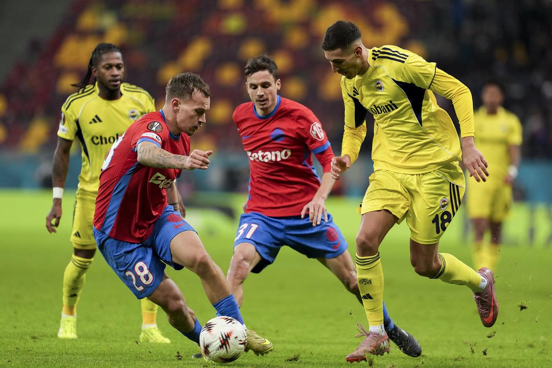 Fenerbah&ccedil;e'nin FCSB ile berabere kalması sonrası sert s&ouml;zler! "Bu kadar pozisyon verirsen..."