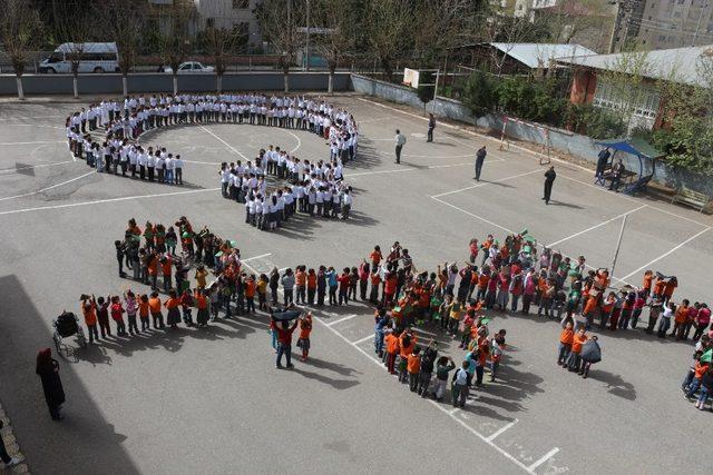 Minik öğrenciler Afrin zaferini koreografiyle kutlandı
