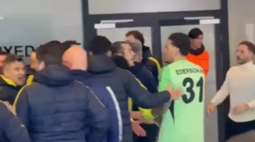 FCSB-Fenerbah&ccedil;e ma&ccedil;ının devre arasında ortalık karışmış! G&ouml;r&uuml;nt&uuml;ler ortaya &ccedil;ıktı