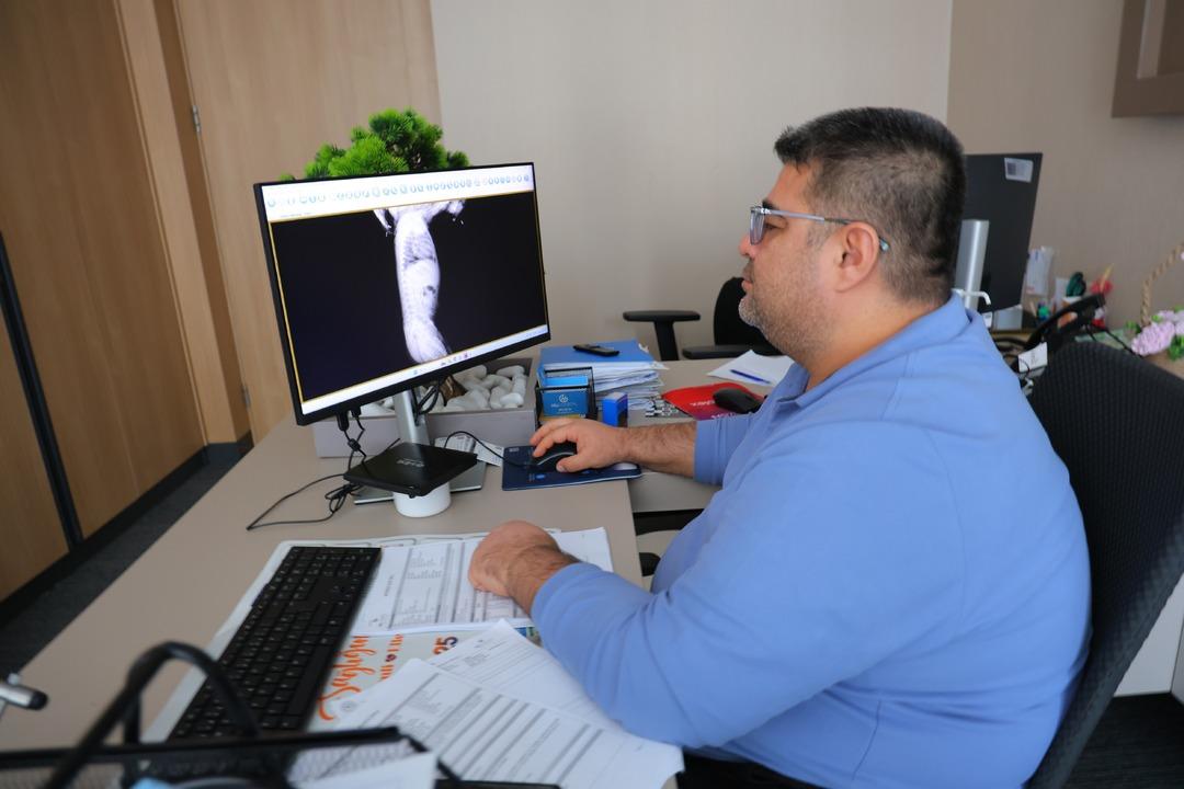 1 yaşındaki bebeğin sırtından 2 santimlik metal tel &ccedil;ıktı!  4