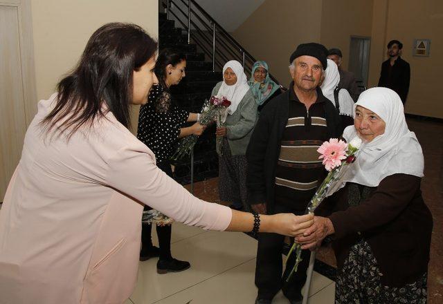 Döşemealtı Belediyesi Yaşlıları unutmadı