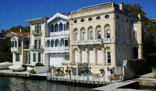 Aile &uuml;yeleri birbirine d&uuml;şt&uuml;! Kara Todori Yalısı icradan satılıyor, fiyatı dudak u&ccedil;uklattı