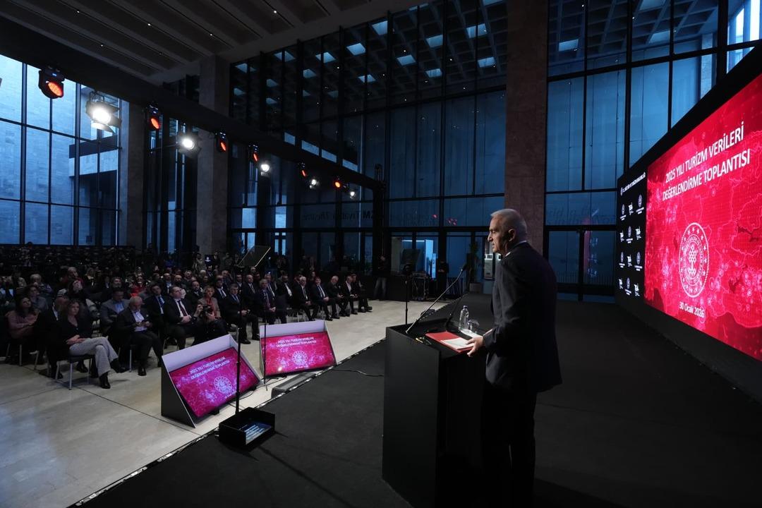 Cumhuriyet tarihinde bir ilk! Turizm geliri 65.2 milyar dolarla rekor seviyeye ulaştı 2