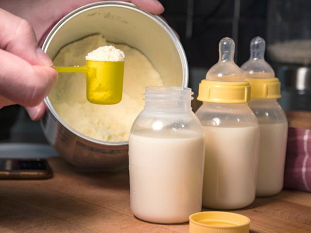 Bebek maması uyarısı: İki bebek hayatını kaybetti, bir marka toplatıldı! 