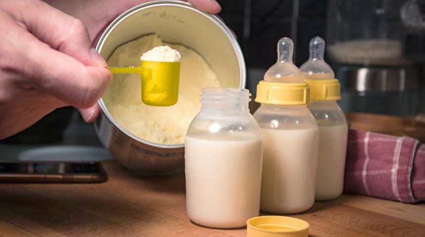 Bebek maması uyarısı: İki bebek hayatını kaybetti, bir marka toplatıldı! 