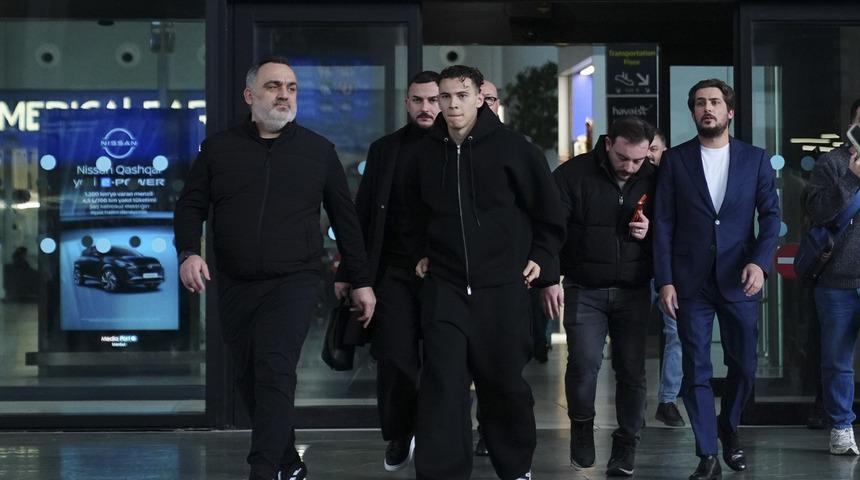 Arnavut futbolcu Kristjan Asllani, Beşiktaş i&ccedil;in İstanbul'da