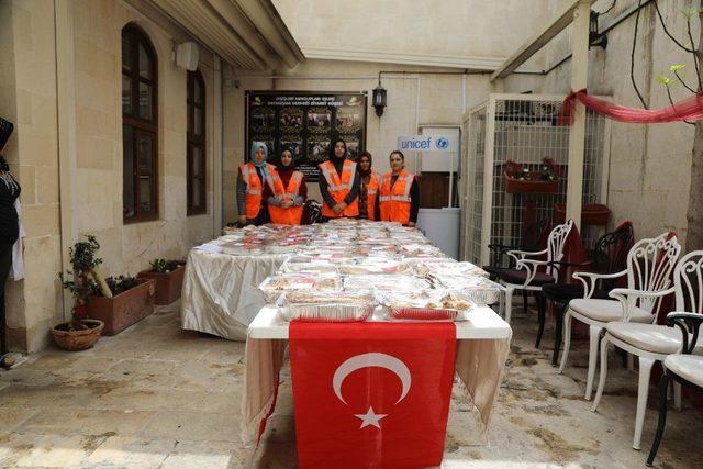 Kilis Belediyesinden Mehmetçiklere yemek