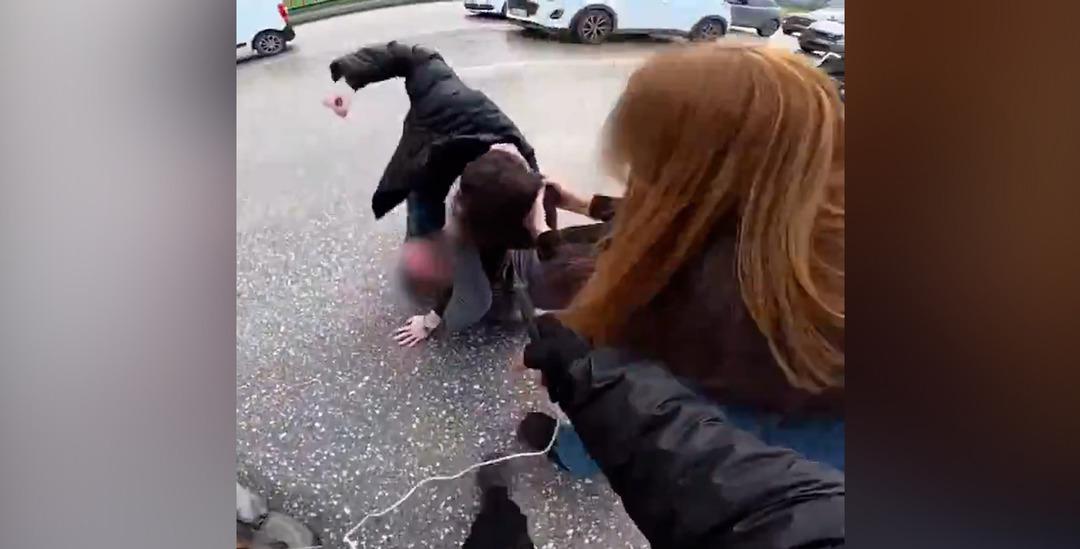 Trafikte kung fu filmlerini aratmayan kavga! O anlar kamerada 6