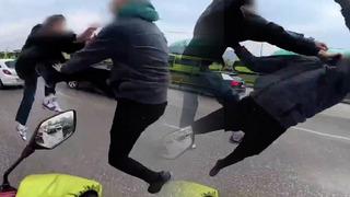 Trafikte kung fu filmlerini aratmayan kavga! O anlar kamerada