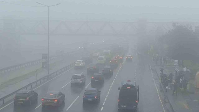 Büyükçekmece’de aniden bastıran sis nedeniyle görüş mesafesi düştü