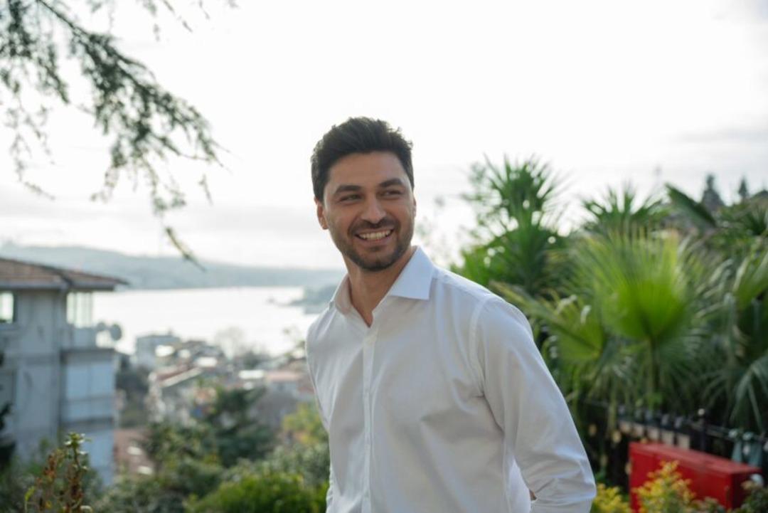 Kızılcık Şerbeti ne Doğukan G&uuml;ng&ouml;r yerine Emre Dinler getirildi! Setten ilk g&ouml;r&uuml;nt&uuml;ler 2