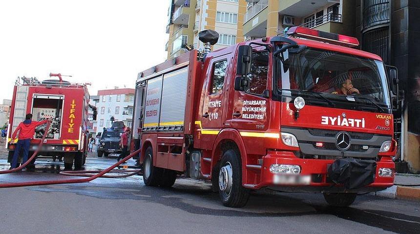 Diyarbakır'da 7 katlı binada yangın; 1 kişi dumandan etkilendi