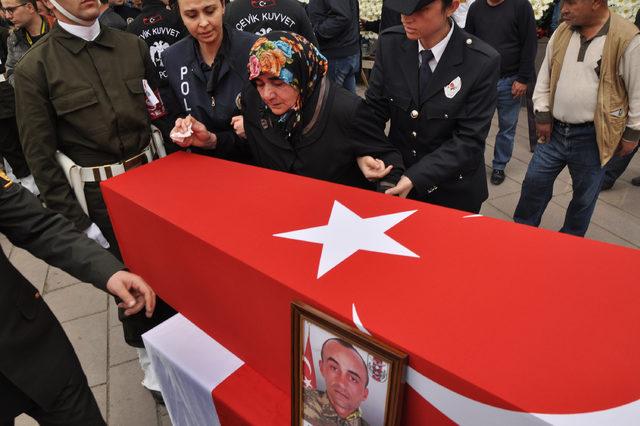 Afrin şehidini Tokat'ta son yolculuğuna 5 bin kişi uğurladı