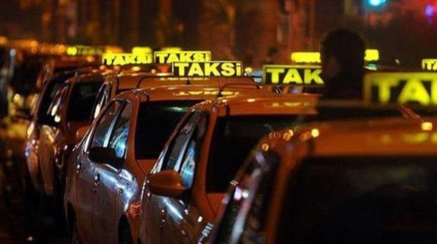 Aracına binen turistlere İstanbul turu yaptırdı! 10 yıl hapsi istenen taksici hakim karşısında