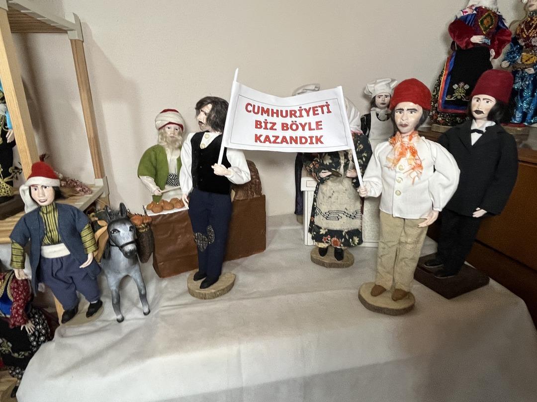 "Türkiye de 102 kişiden biriyim": Kendi kendine öğrendi, yaşayan hazine seçildi 7