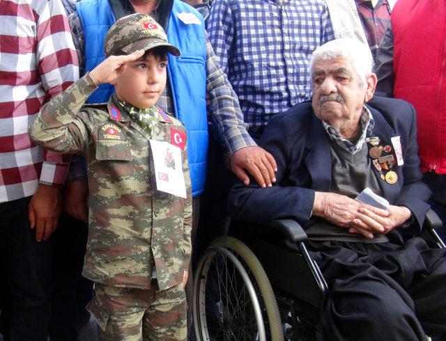 Hatay şehidini 10 bin kişiyle uğurladı