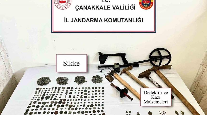 &Ccedil;anakkale&rsquo;de tarihi eser ka&ccedil;ak&ccedil;ılığı operasyonu