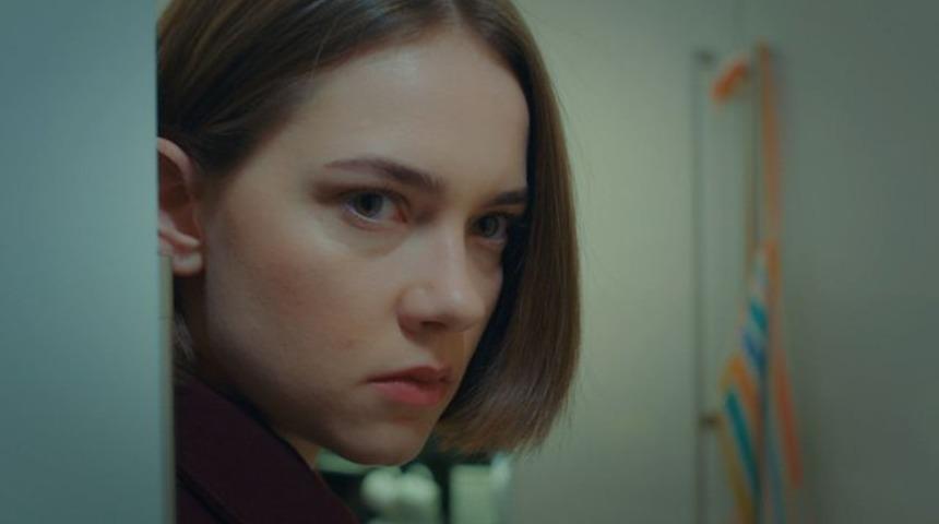 Ece Ceşmioğlu setlere geri d&ouml;n&uuml;yor! İddialı diziye girdi 