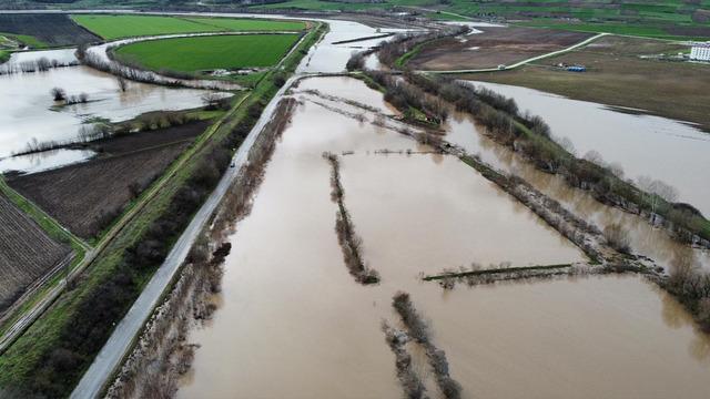 Metrekareye 60 kilogram yağış düşen Edirne’de, Tunca Nehri’nde su seviyesinde kritik artış