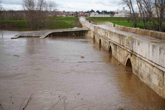 Tunca Nehri alarm veriyor: Tarım arazileri sular atında kaldı 7