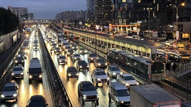 İstanbul’da trafik yoğunluğu yüzde 87’e ulaştı