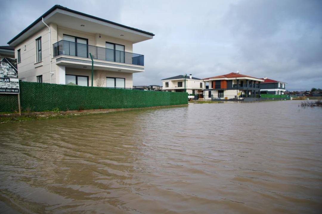 Edirne de milyonluk villalar sular altında kaldı 1