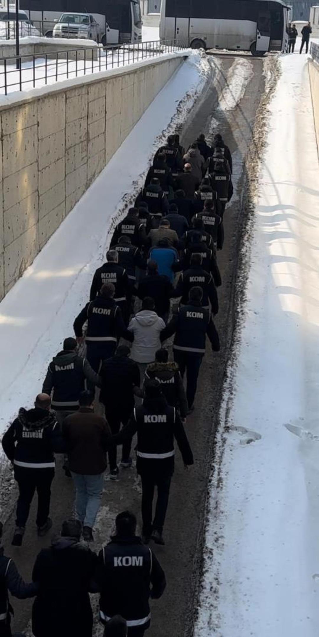 Erzurum merkezli 5 ilde usuls&uuml;z kredi operasyonu: 38 ş&uuml;pheli yakalandı 1