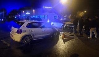 Osmaniye&rsquo;de iki otomobil &ccedil;arpıştı: 2 yaralı