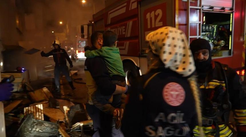 Samsun&rsquo;da bina yangınında can pazarı: 8 kişi dumandan etkilendi