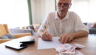 PTT&rsquo;den emeklilere 14 bin TL destek! Uzman isim o bankaları a&ccedil;ıkladı