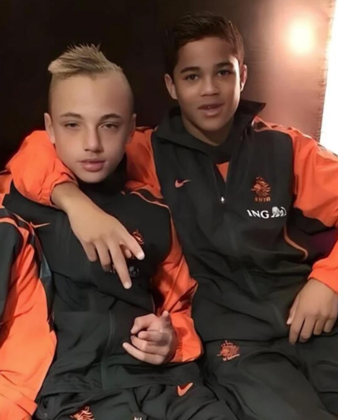 Gelir gelmez taraftarı mest etti! Galatasaray ın yeni transferi &ouml;yle bir şey yaptı ki... 2