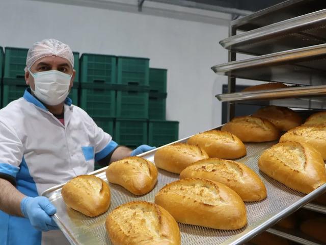 O il&ccedil;ede belediye indirim yaptı! Ekmek ramazan boyunca 6 liraya satılacak!