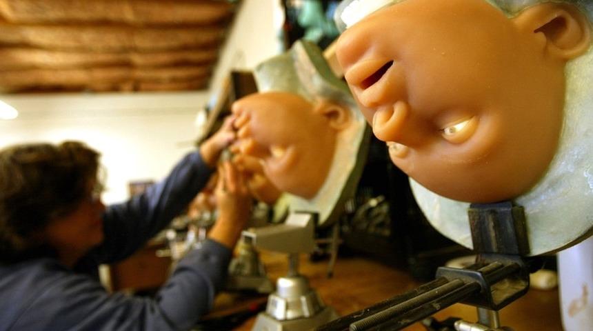 Paris Belediyesi karar verdi: Şişme kadın 'genelevi' kapanmayacak