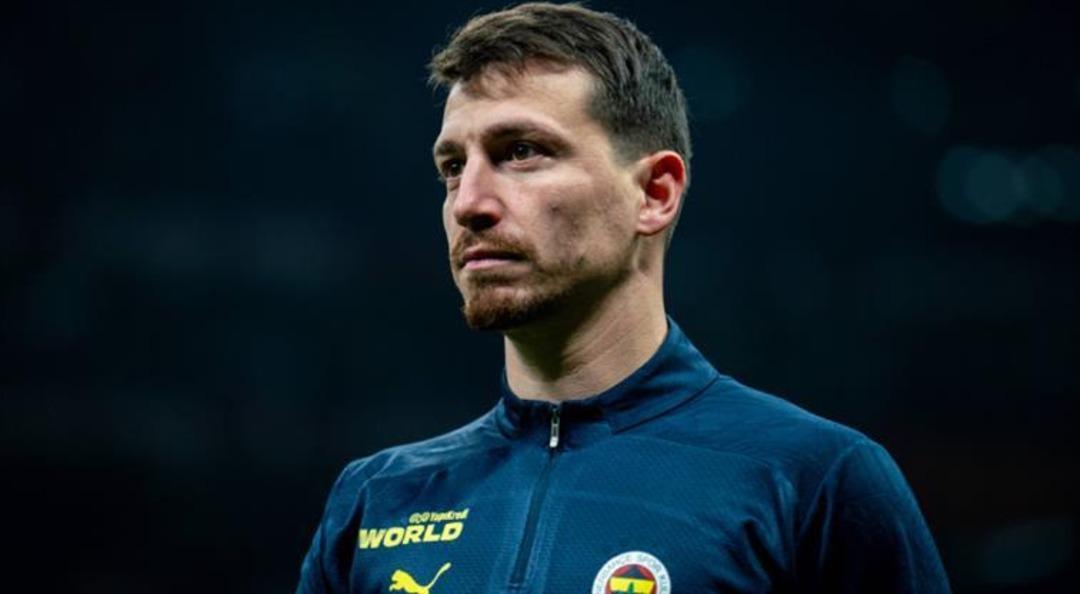 Fenerbah&ccedil;e Y&uuml;ksek Divan Kurulu nda Mert Hakan Yandaş a&ccedil;ıklaması! 1