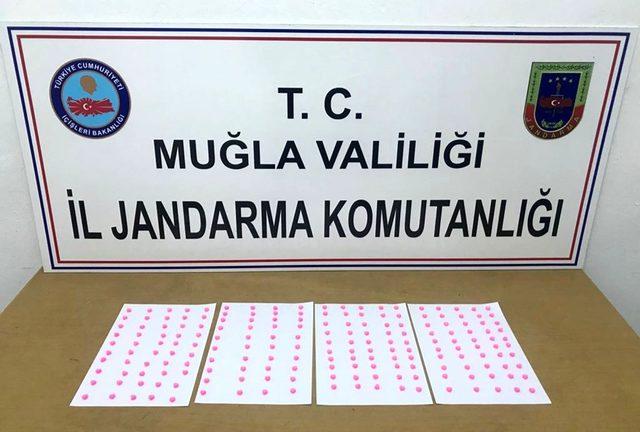 Jandarmadan kaçak sigara ve uyuşturucu operasyonu