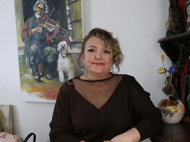 D&uuml;nyada 3 kişiden biri: T&uuml;rkiye&rsquo;nin ilk su altı kadın ressamı